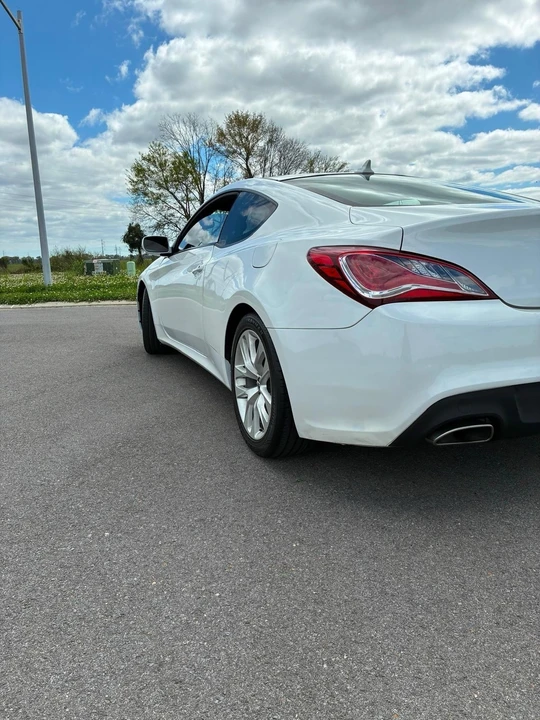 2013 Hyundai Genesis - Image 7 of 8