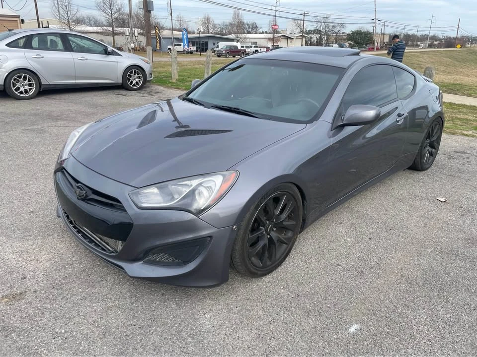 2013 Hyundai Genesis Coupe - Image 2 of 12