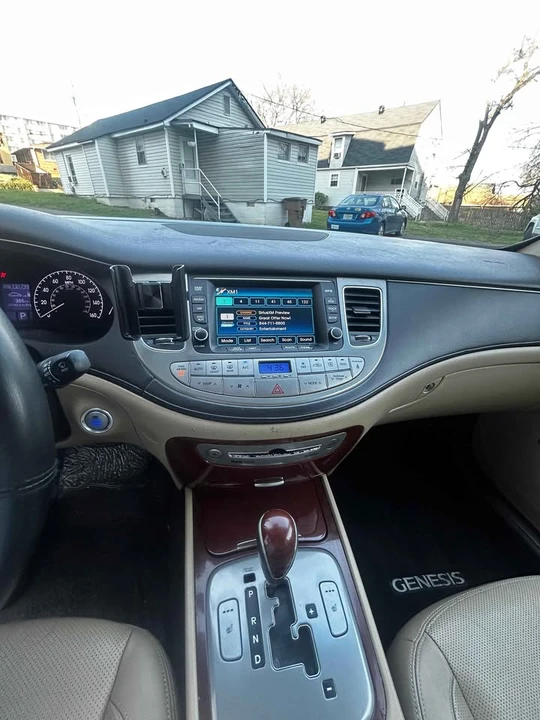 2013 Hyundai Genesis - Image 7 of 9