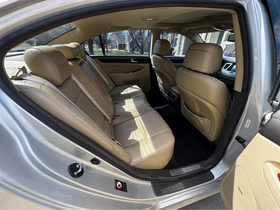 2013 Hyundai Genesis - Image 7 of 9
