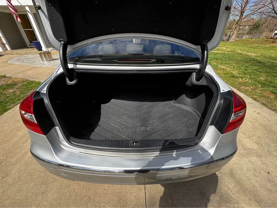 2013 Hyundai Genesis - Image 8 of 9