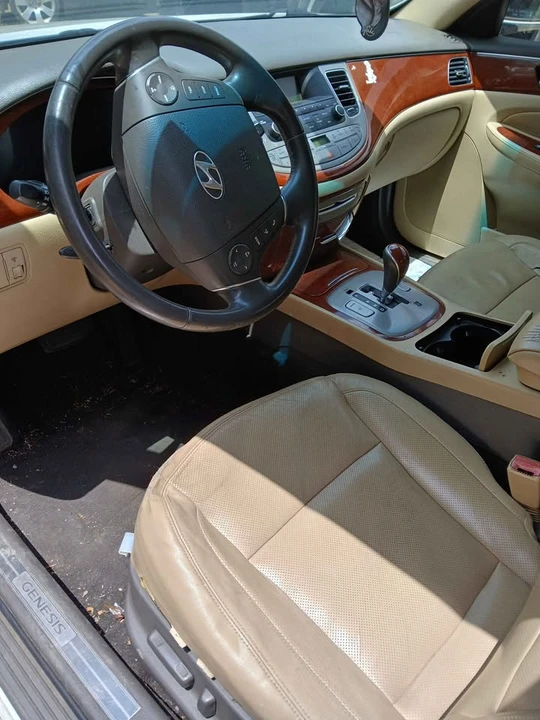 2013 Hyundai Genesis - Image 6 of 6