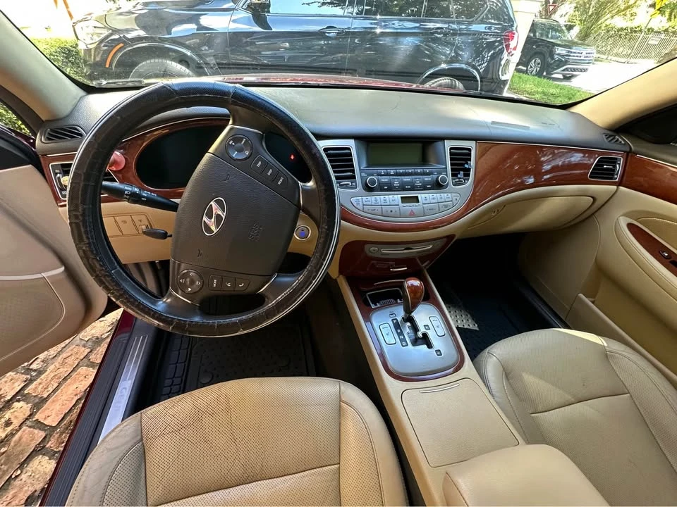 2013 Hyundai Genesis - Image 11 of 15