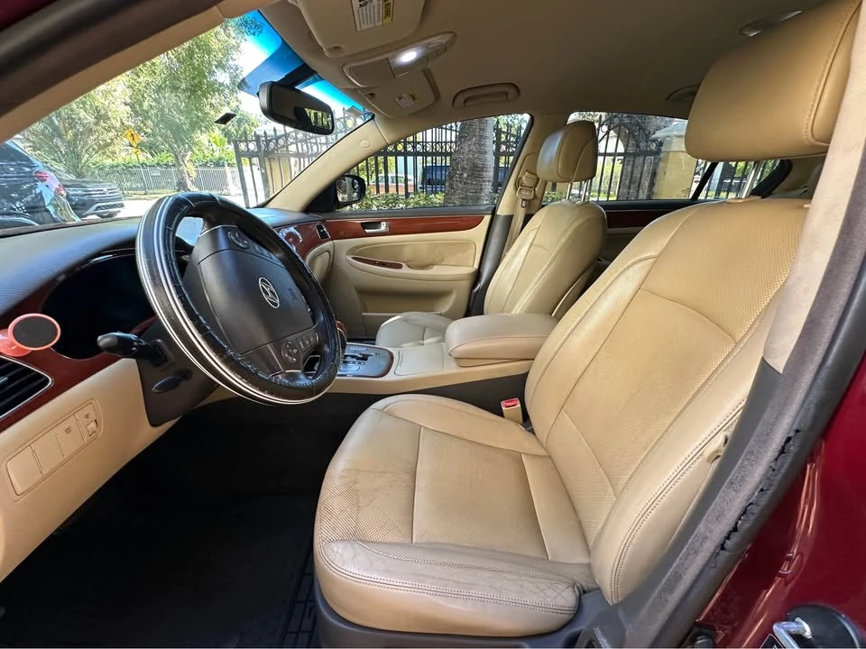 2013 Hyundai Genesis - Image 7 of 15