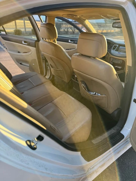 2013 Hyundai Genesis - Image 8 of 11