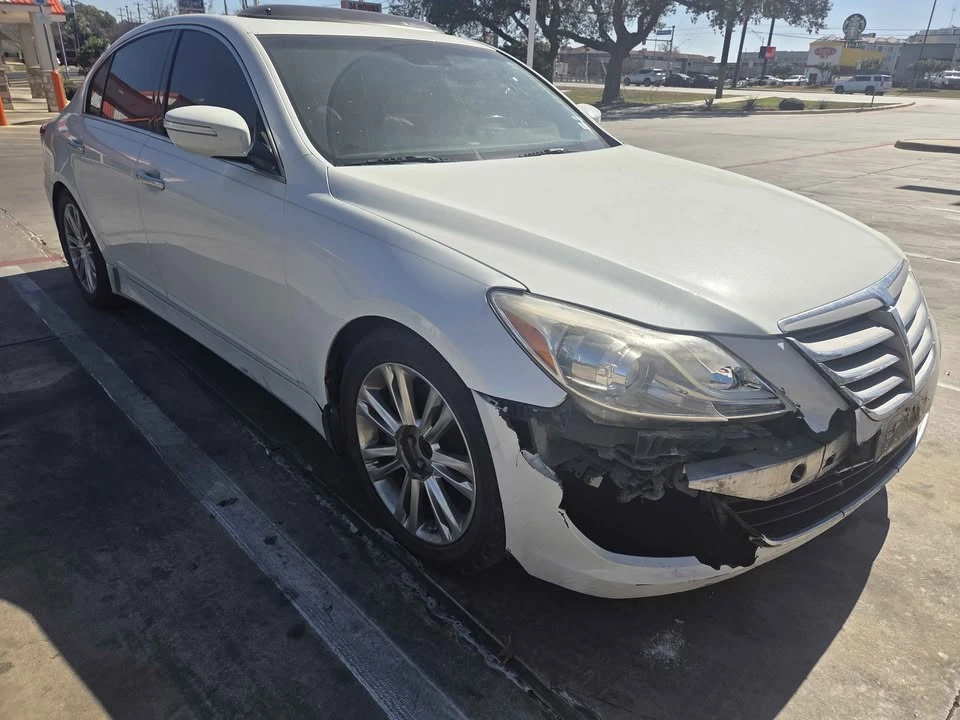 2013 Hyundai Genesis - Image 5 of 7