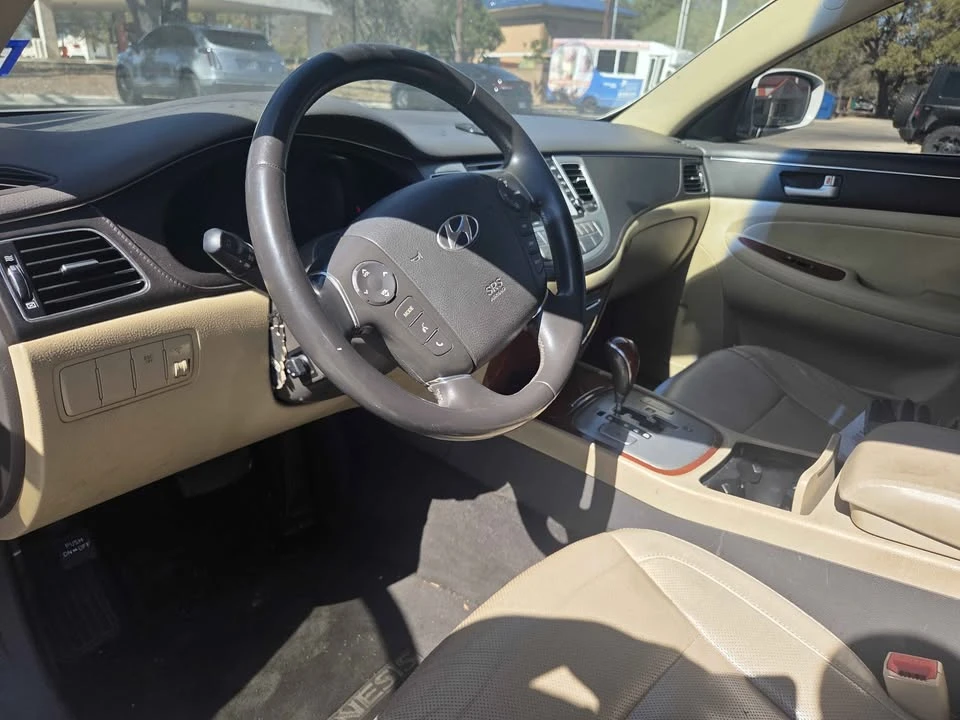 2013 Hyundai Genesis - Image 6 of 7