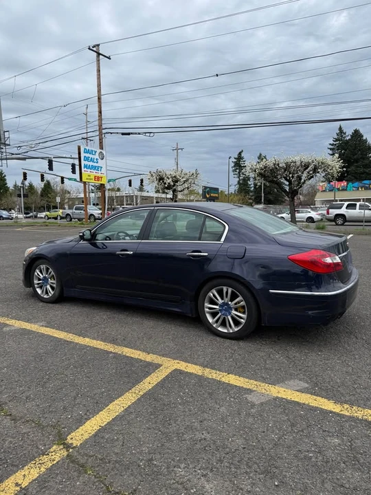 2013 Hyundai Genesis - Image 4 of 9