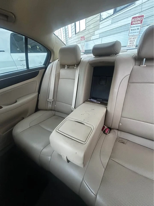 2013 Hyundai Genesis - Image 12 of 20