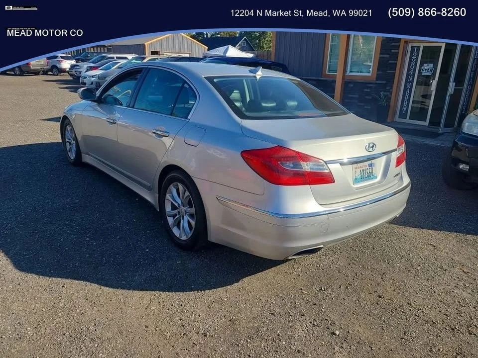2013 Hyundai Genesis - Image 2 of 8