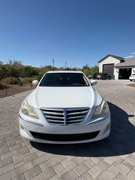2013 Hyundai Genesis - Image 5 of 14