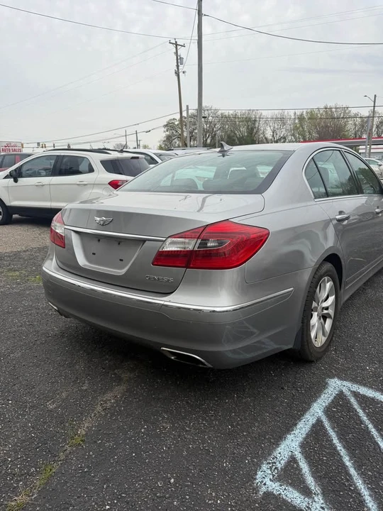 2013 Hyundai Genesis - Image 5 of 18