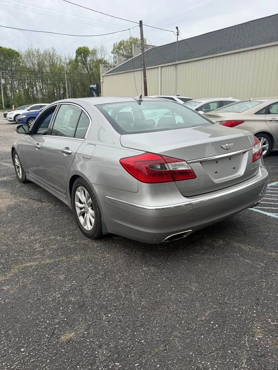 2013 Hyundai Genesis - Image 7 of 18