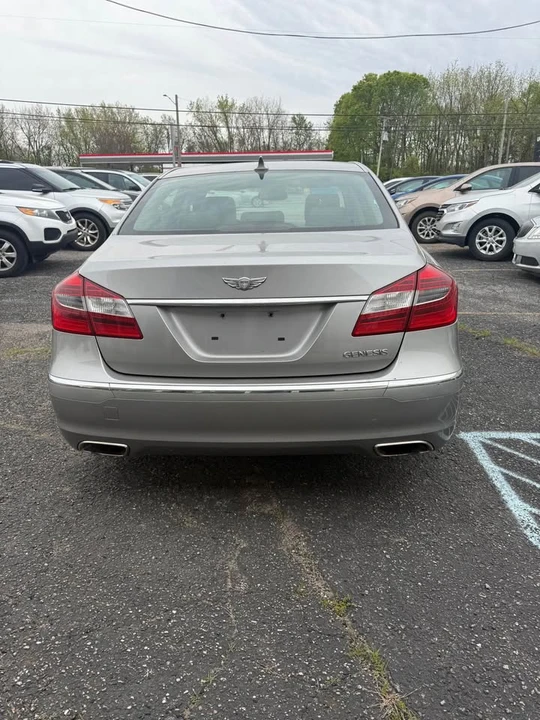 2013 Hyundai Genesis - Image 6 of 18