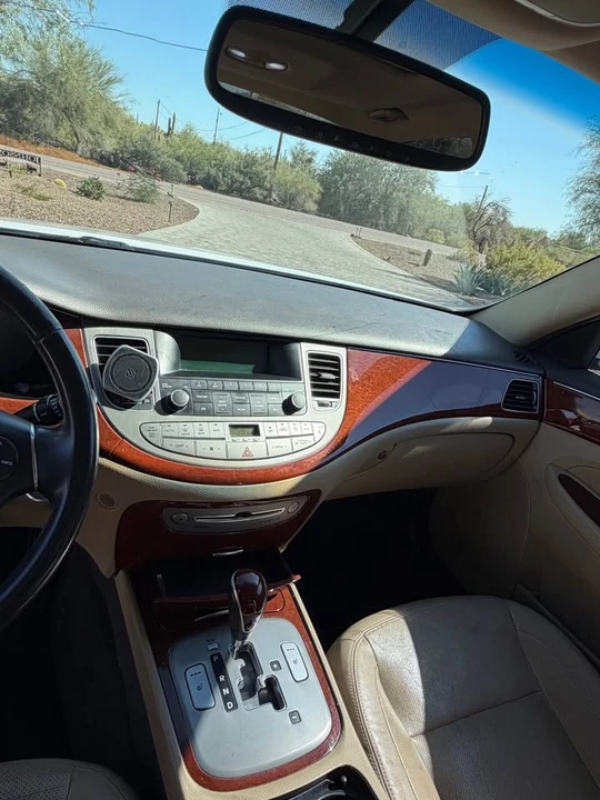 2013 Hyundai Genesis - Image 12 of 14