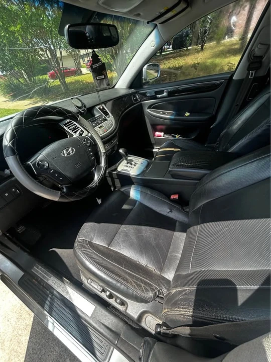2013 Hyundai Genesis - Image 4 of 9