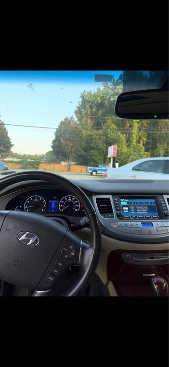 2013 Hyundai Genesis - Image 6 of 7