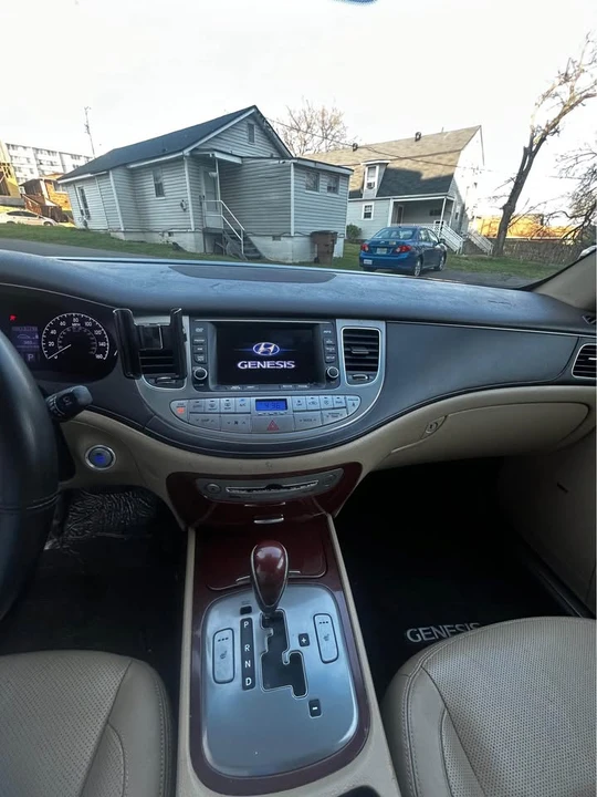 2013 Hyundai Genesis - Image 4 of 7