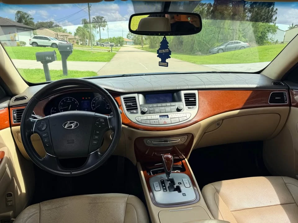 2013 Hyundai Genesis - Image 5 of 6