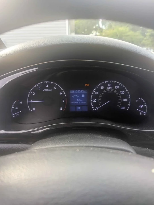 2013 Hyundai Genesis - Image 8 of 9