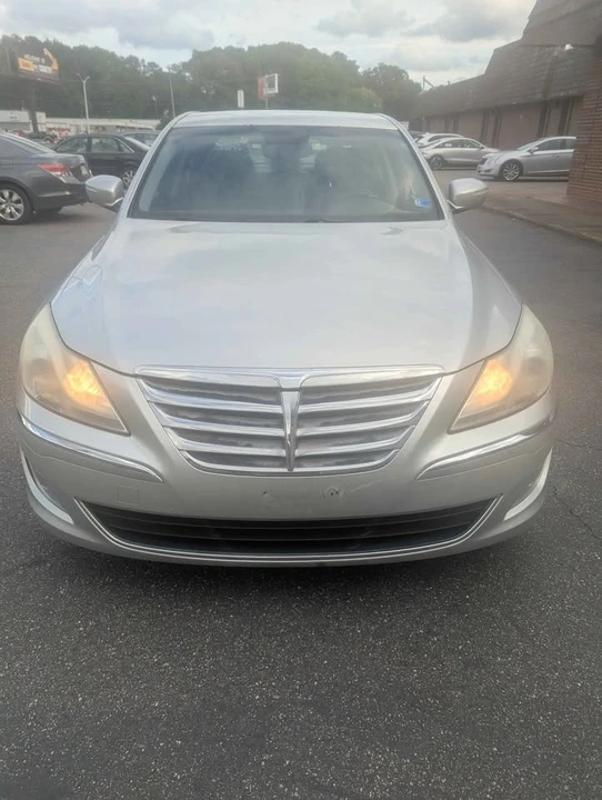 2013 Hyundai Genesis - Image 2 of 9