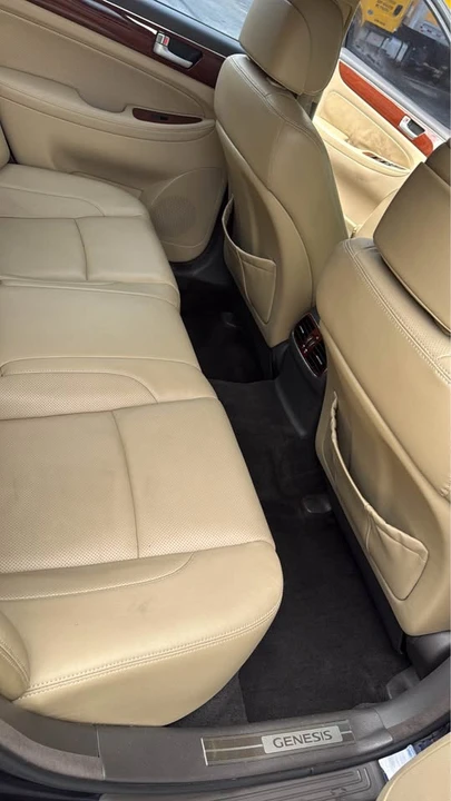 2013 Hyundai Genesis - Image 13 of 15
