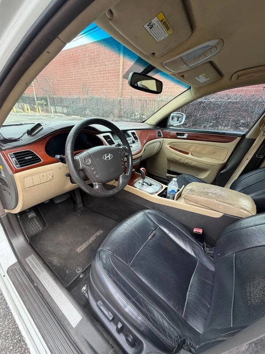 2013 Hyundai Genesis - Image 8 of 14