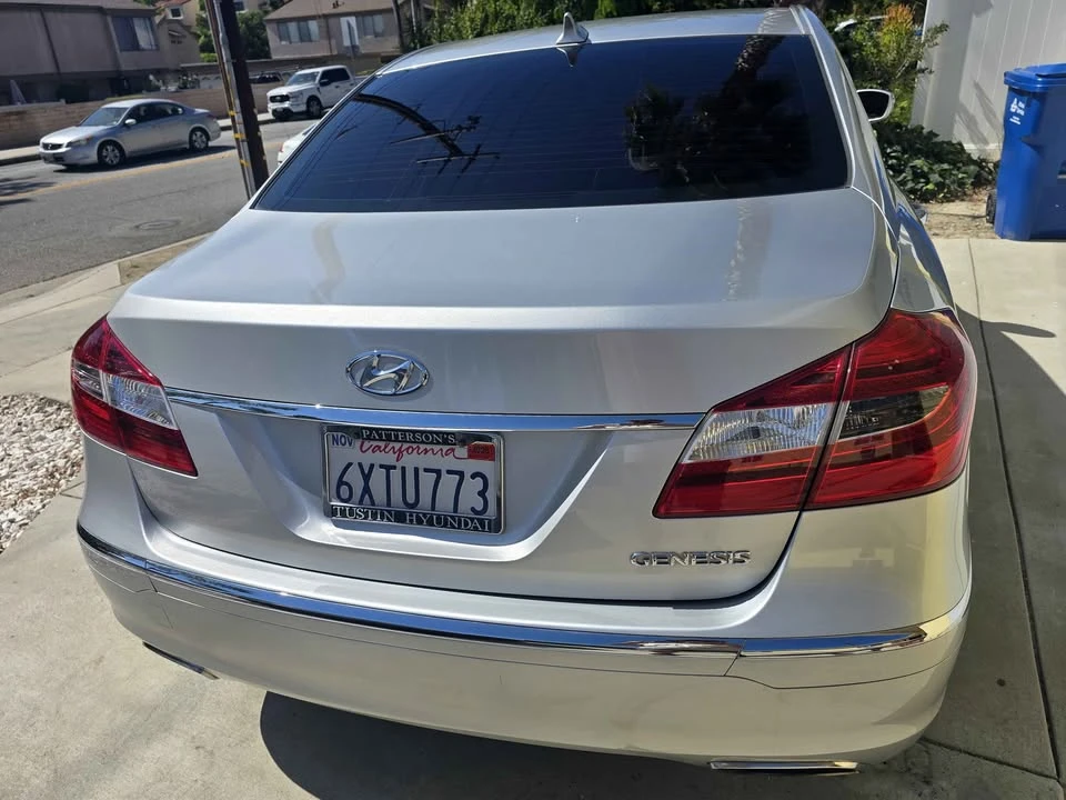 2013 Hyundai Genesis - Image 11 of 16