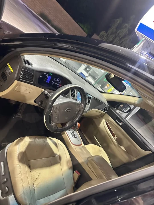 2013 Hyundai Genesis - Image 4 of 4