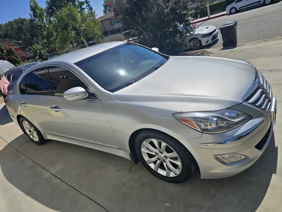 2013 Hyundai Genesis - Image 10 of 16