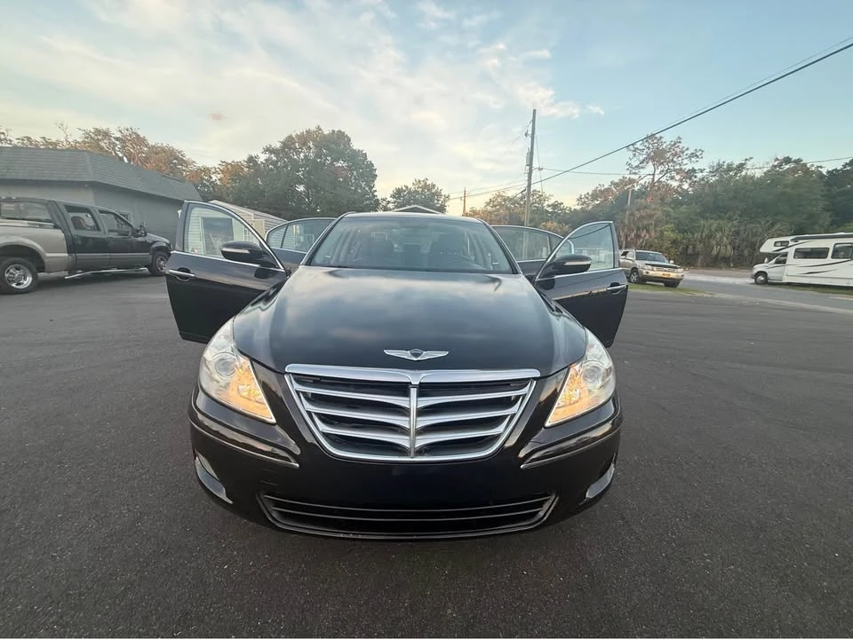 2013 Hyundai Genesis - Image 11 of 12