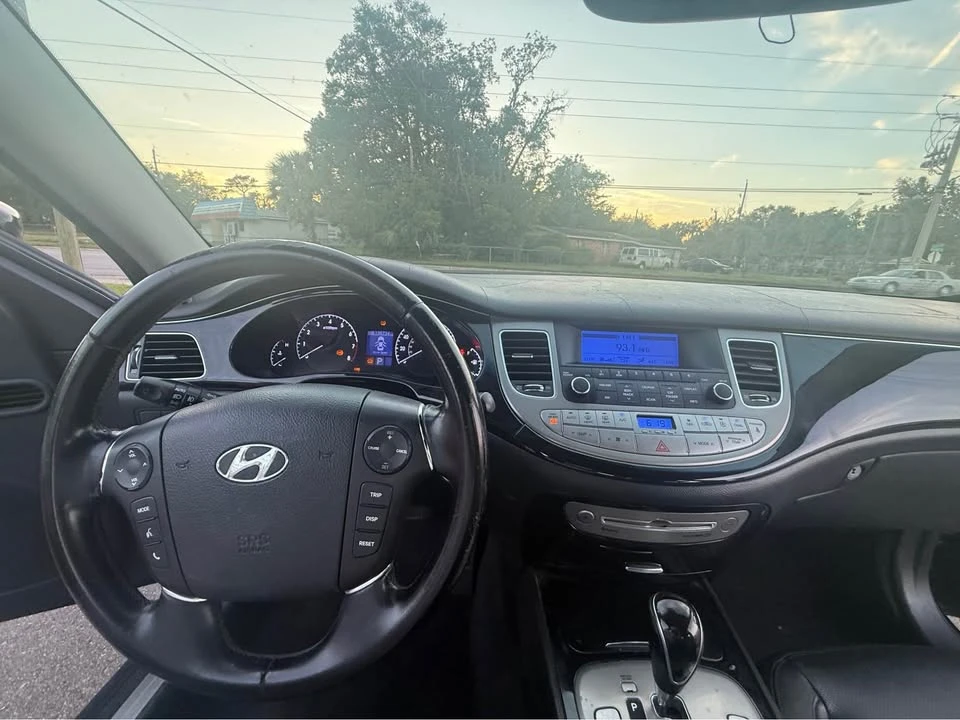 2013 Hyundai Genesis - Image 7 of 12