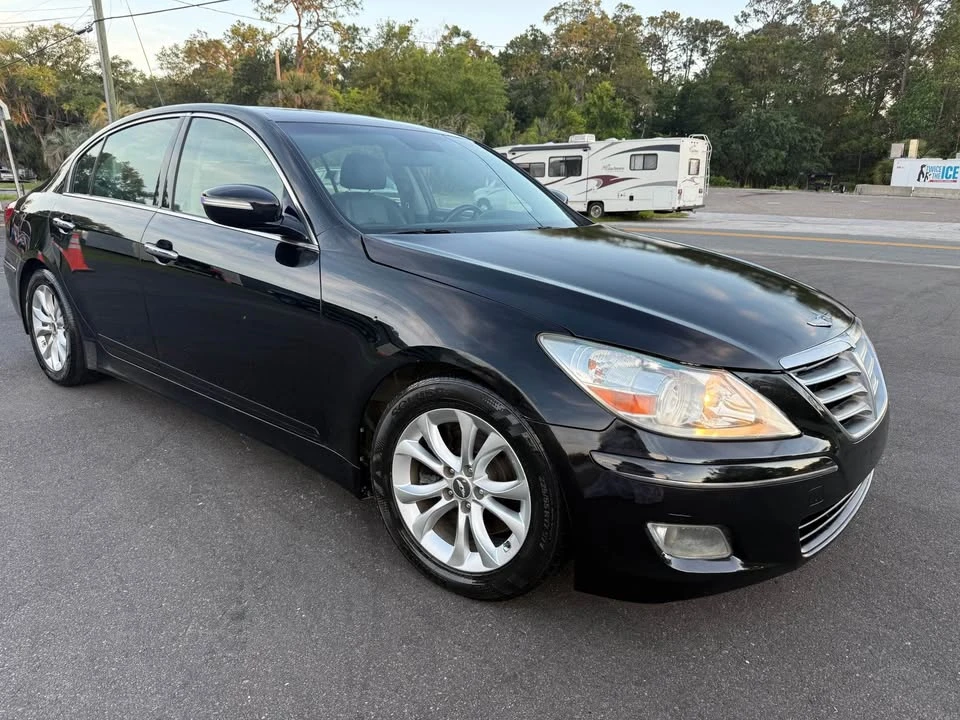 2013 Hyundai Genesis - Image 5 of 12