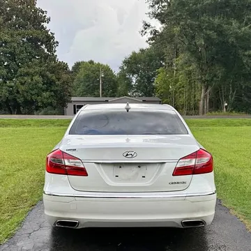 2013 Hyundai Genesis 3.8 Sedan 4D