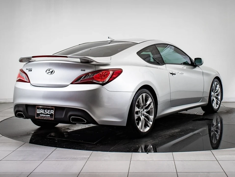 2013 Hyundai Genesis Coupe - Image 10 of 21
