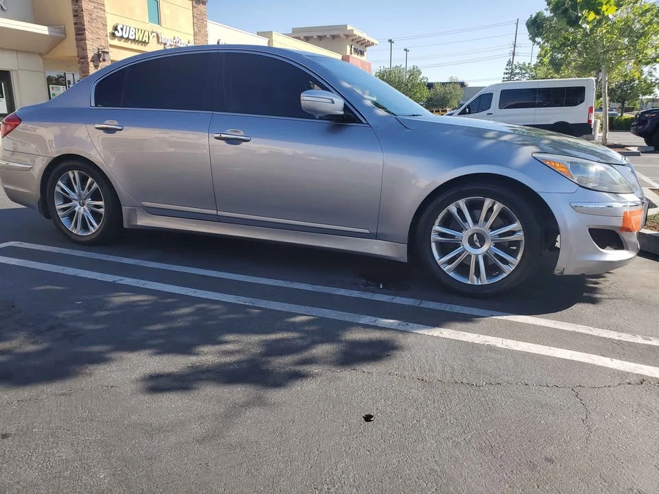 2013 Hyundai Genesis - Image 5 of 6