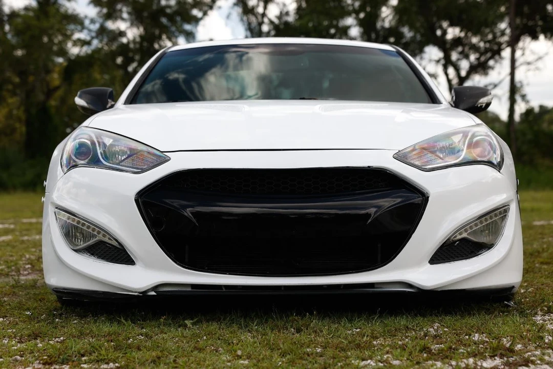 2013 Hyundai Genesis - Image 17 of 31