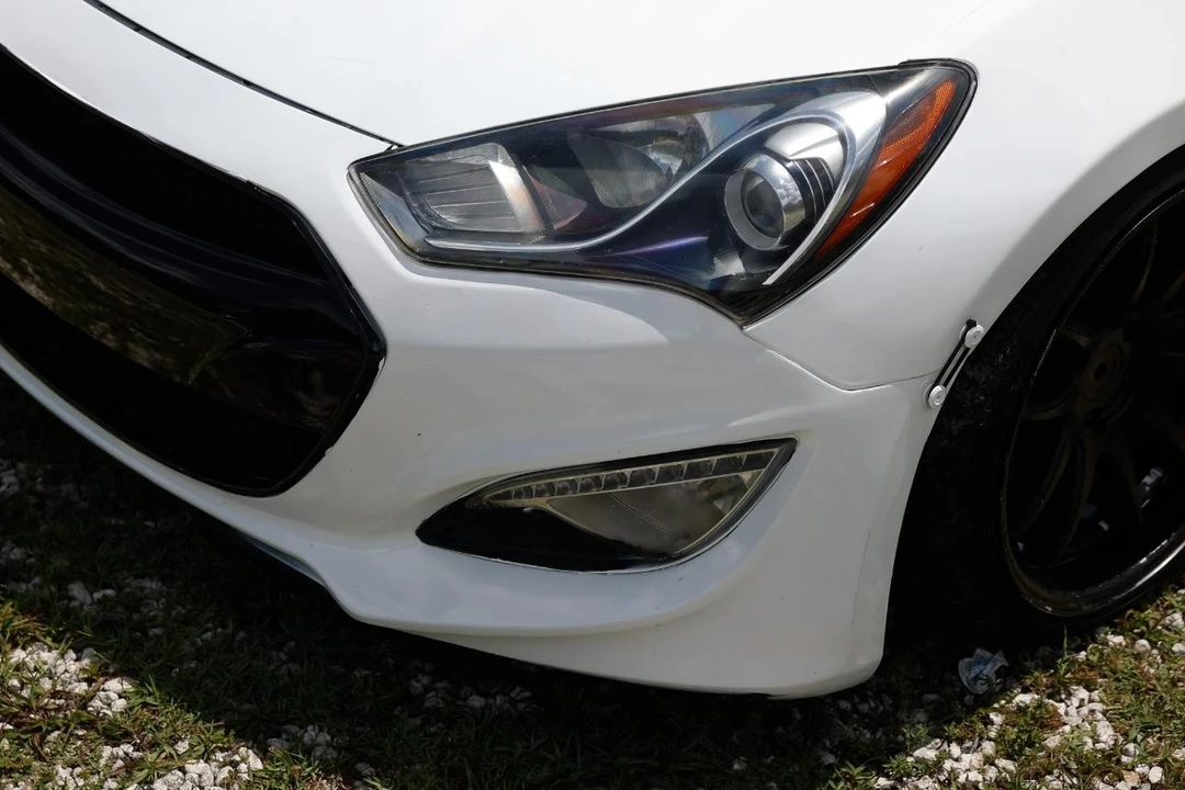 2013 Hyundai Genesis - Image 25 of 31