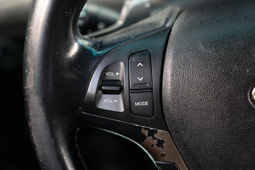 2013 Hyundai Genesis - Image 26 of 31