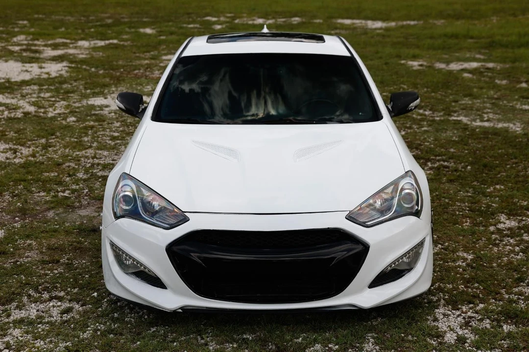 2013 Hyundai Genesis - Image 19 of 31