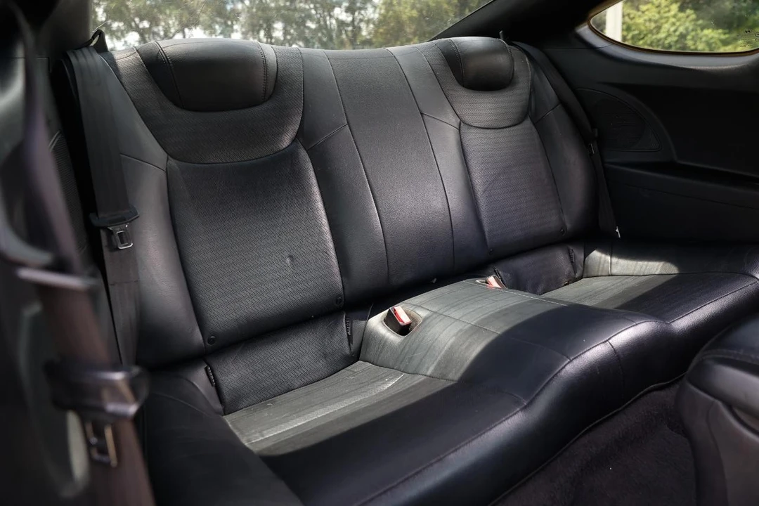 2013 Hyundai Genesis - Image 14 of 31