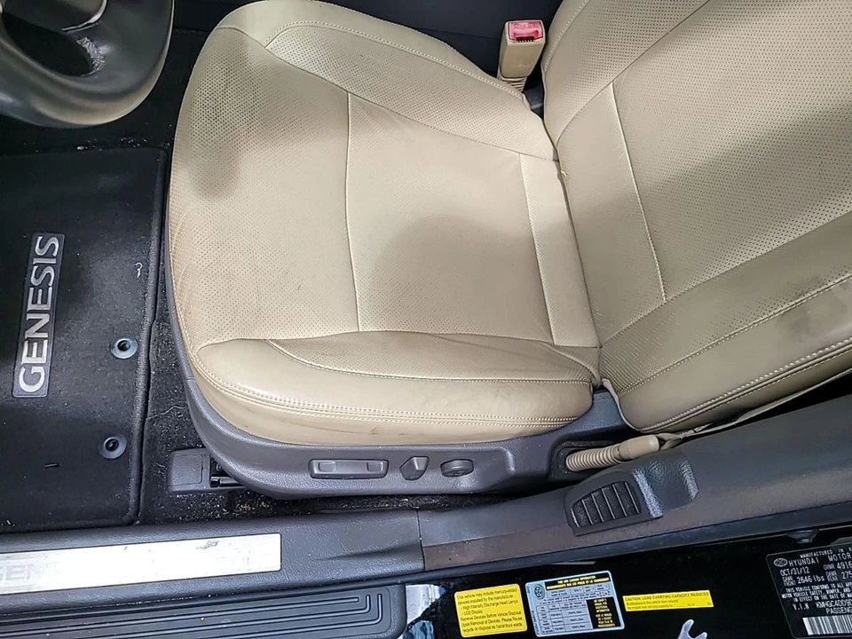 2013 Hyundai Genesis - Image 20 of 21