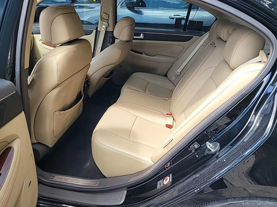 2013 Hyundai Genesis - Image 13 of 21