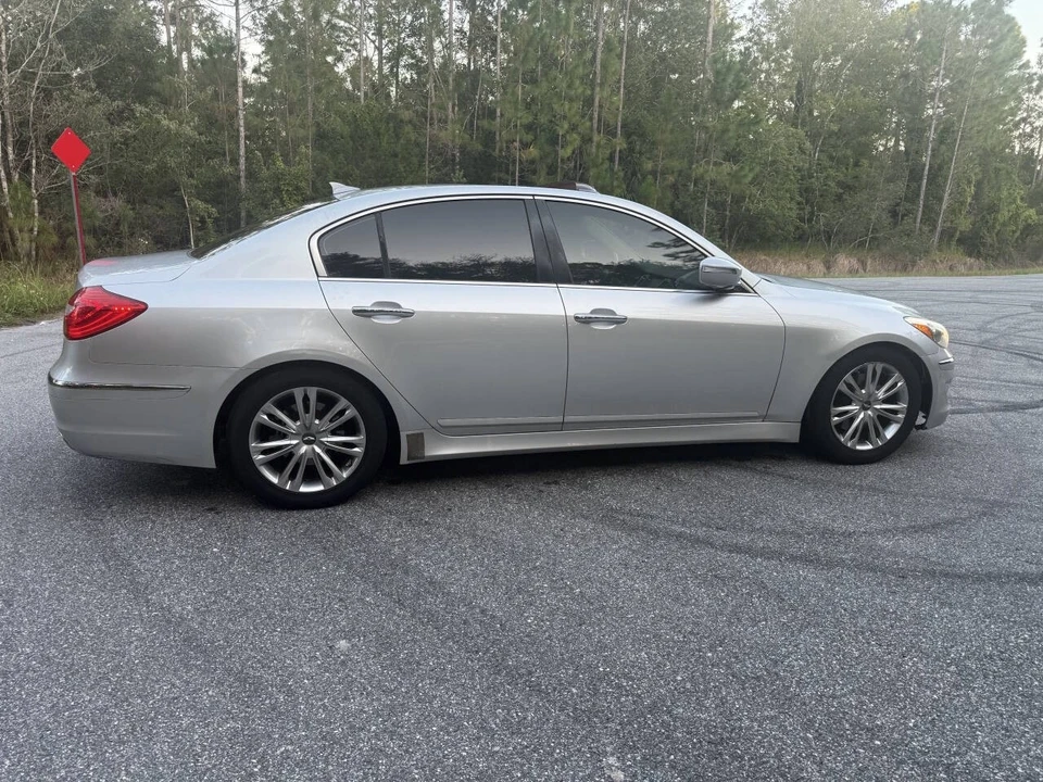 2013 Hyundai Genesis - Image 6 of 18