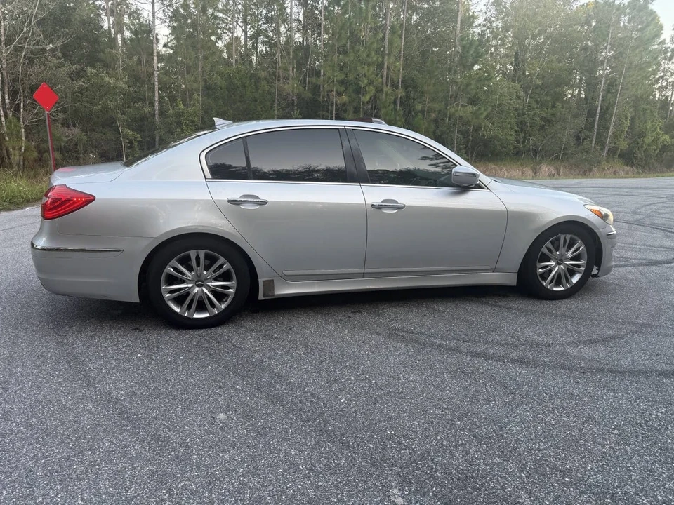2013 Hyundai Genesis - Image 6 of 18