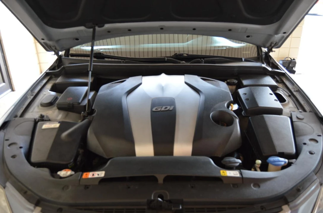 2013 Hyundai Genesis - Image 27 of 28