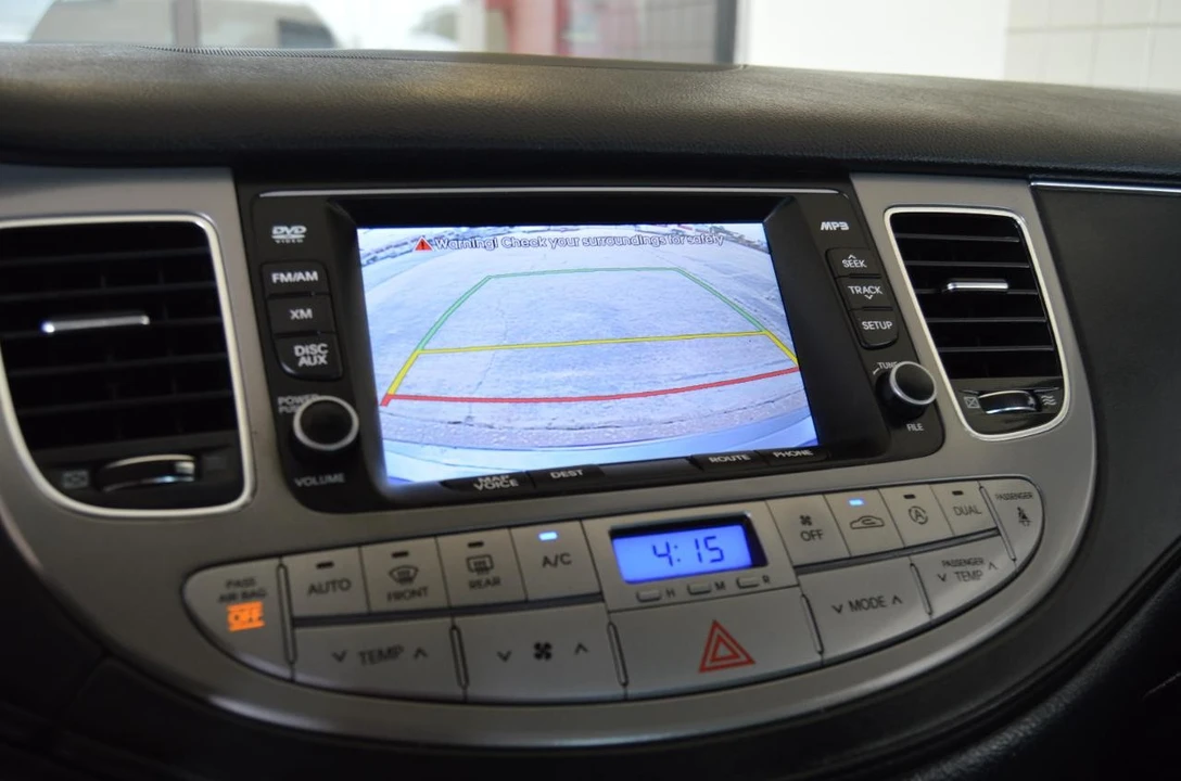 2013 Hyundai Genesis - Image 20 of 28