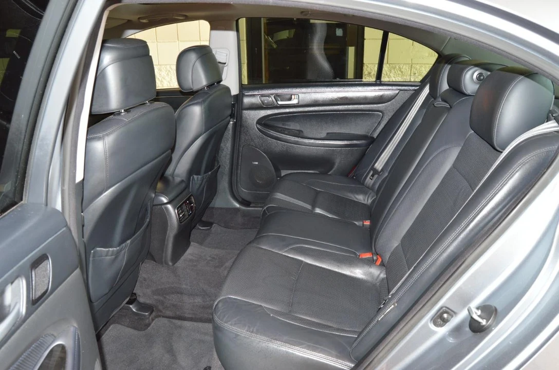 2013 Hyundai Genesis - Image 6 of 28