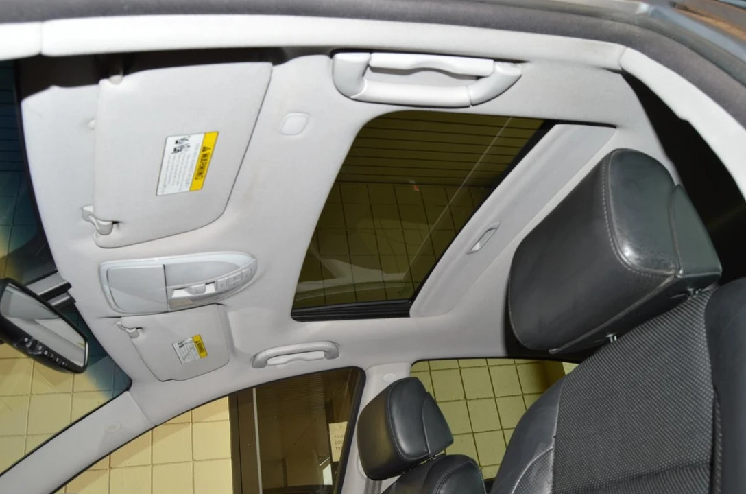 2013 Hyundai Genesis - Image 7 of 28