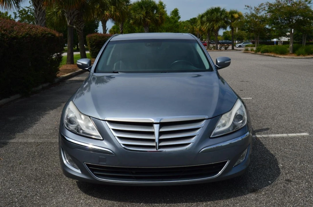 2013 Hyundai Genesis - Image 3 of 28